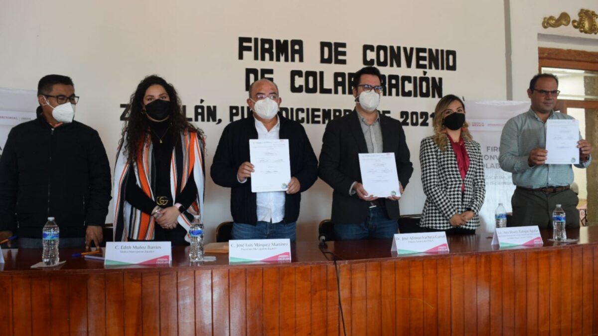 Director Nacional del INSUS firma convenio de colaboración con Ayuntamiento de Zacatlán para regularización del suelo
