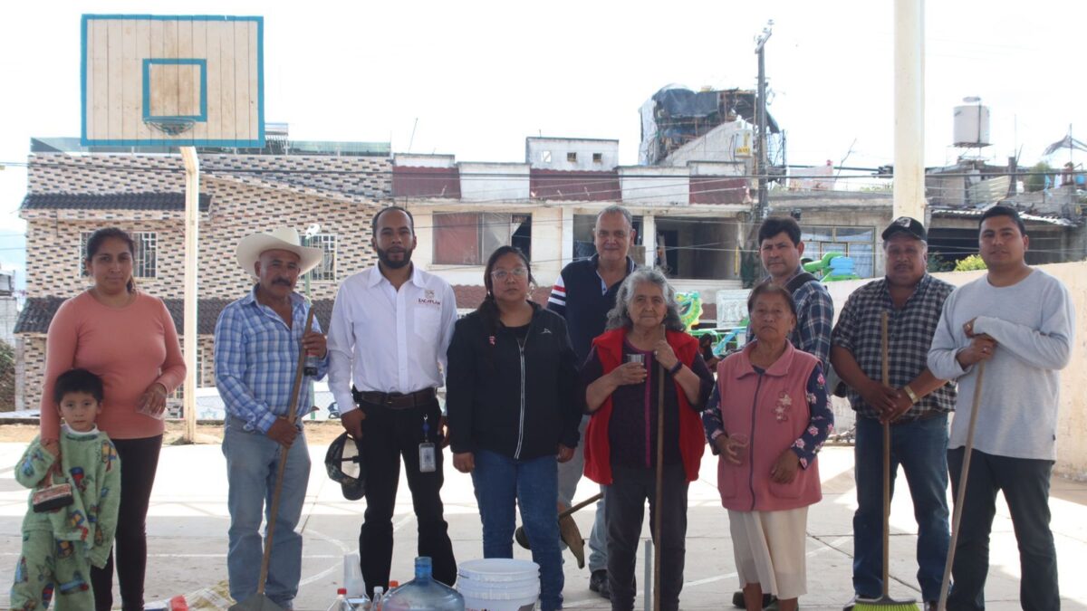 Zacatlán se suma a la Jornada Nacional de Tequios; participan municipio, vecinas y vecinos