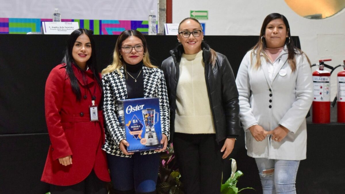 DIF de Zacatlán beneficia a escuelas que cuentan con desayunadores calientes