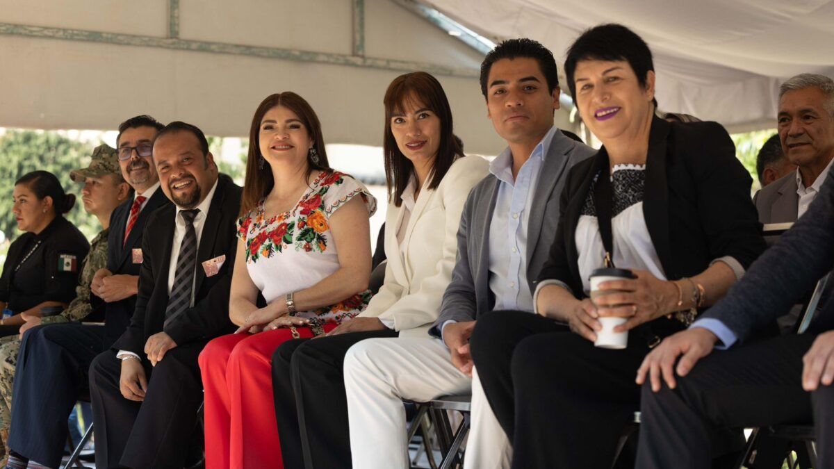 En Zacatlán honran a los héroes de la Batalla del 5 de mayo; son ejemplo de valentía y coraje, afirma regidor de Educación