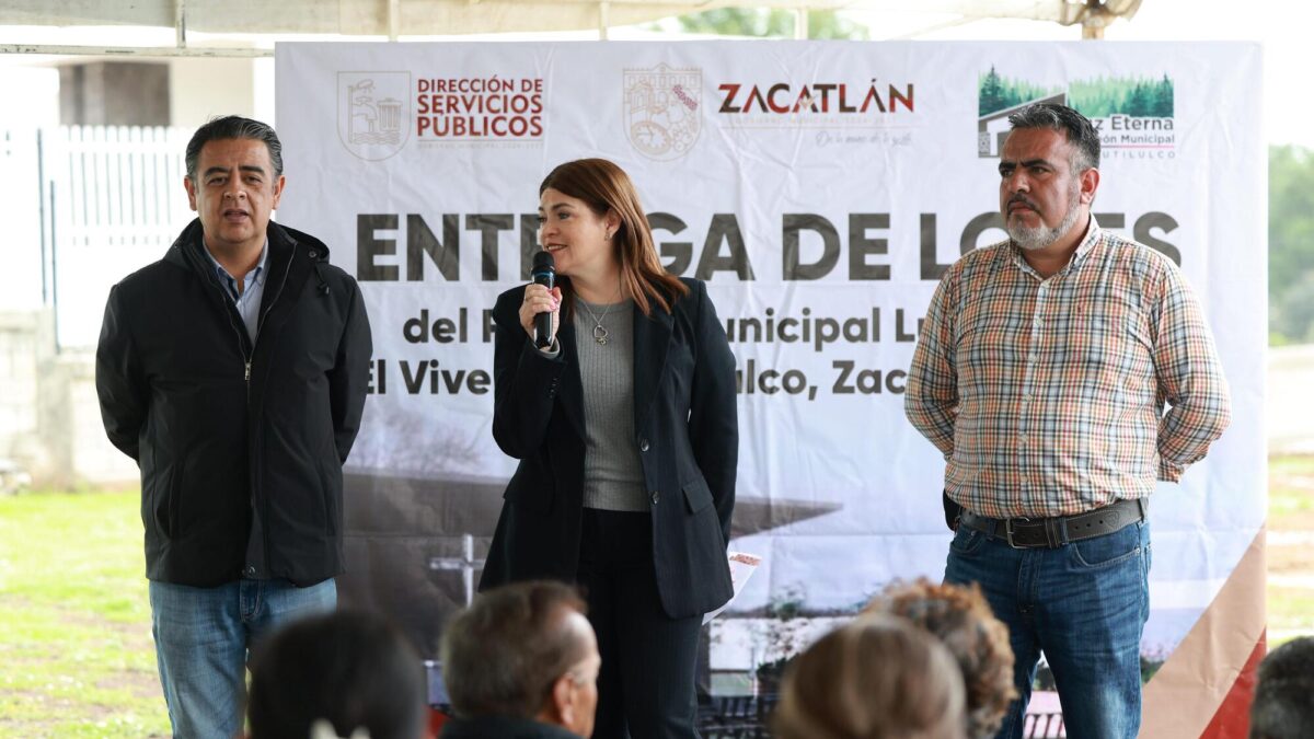 Ayuntamiento de Zacatlán da vida al nuevo panteón Luz Eterna; entrega primeros lotes