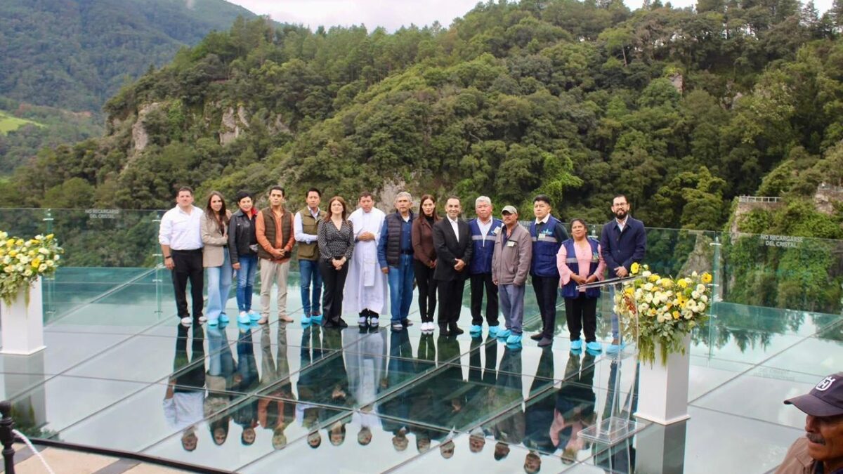 Gran día para el medio ambiente en Zacatlán: inicia reforestación 2025 y se entregó certificación de Punto Verde a las “Brizas”