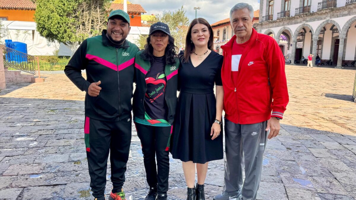 Zacatlán, tierra de campeones; Bety Sánchez apoya a corredora que viajará a Italia
