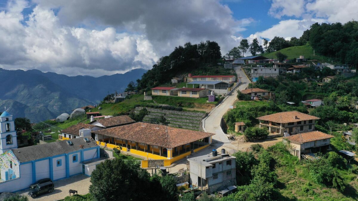 Bety Sánchez inaugura calle en Cuacuila: “después de muchos años, ya es una realidad”, dicen pobladores