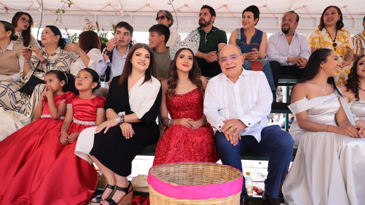 Desfile de carros alegóricos; la tradición que este 2025 reunió a más de 20 mil personas en Zacatlán