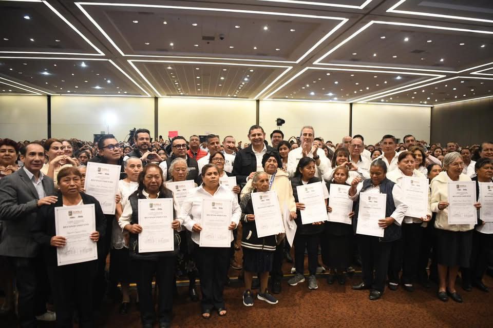 Reconocen a auxiliares de salud de Zacatlán por su trayectoria