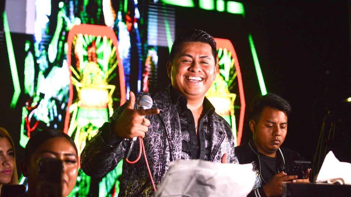 Al ritmo de ¡Esas noooo! Zacatlán bailó con  Sonido Famoso