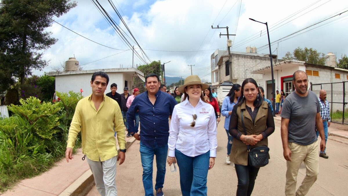 Con alumbrado público, familias de Zacatlán tienen seguridad, bienestar y transformación: Bety Sánchez