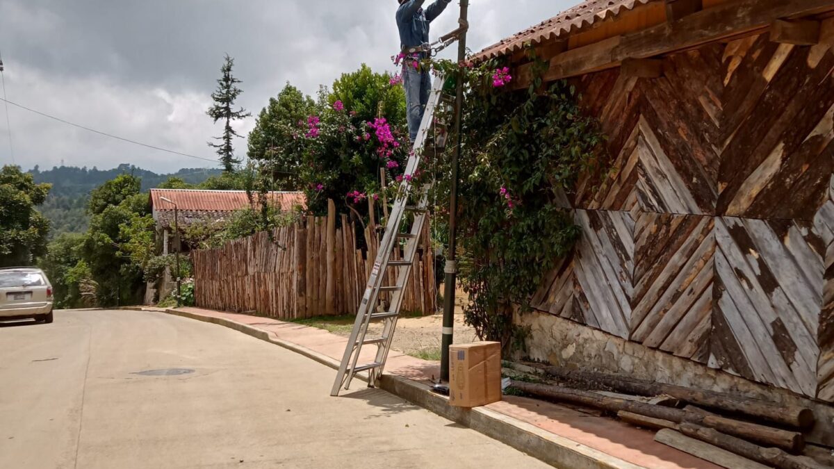 Zacatlán Iluminado: Ayuntamiento da Luz a Tlalixtlipa