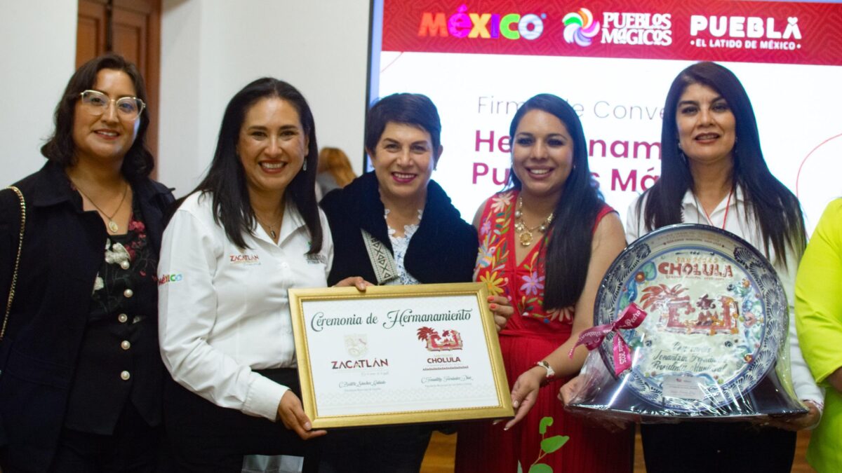 Zacatlán y San Pedro Cholula firman acuerdo de Hermanamiento