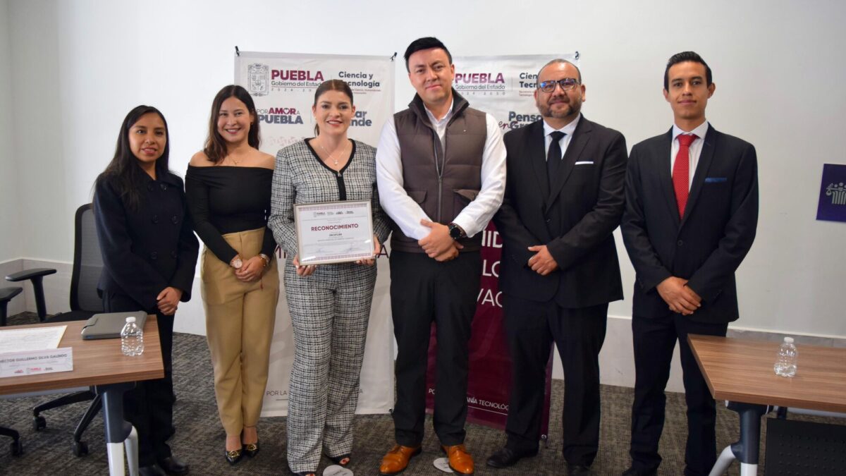 Gobierno de Puebla entrega reconocimiento a Zacatlán por su simplificación de trámites