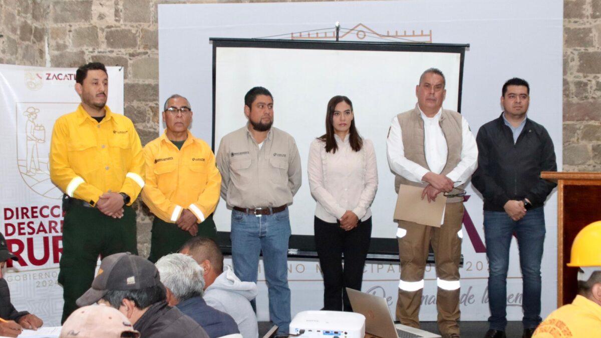 Capacitan a combatientes de incendios en Zacatlán