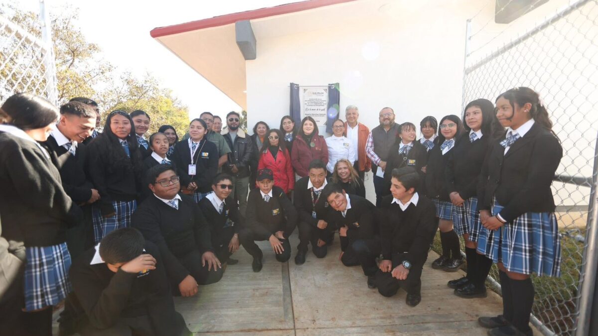 #EscuelasDe10: Bety Sánchez cumple y entrega instalaciones de Bachillerato Digital de Poxcuatzingo