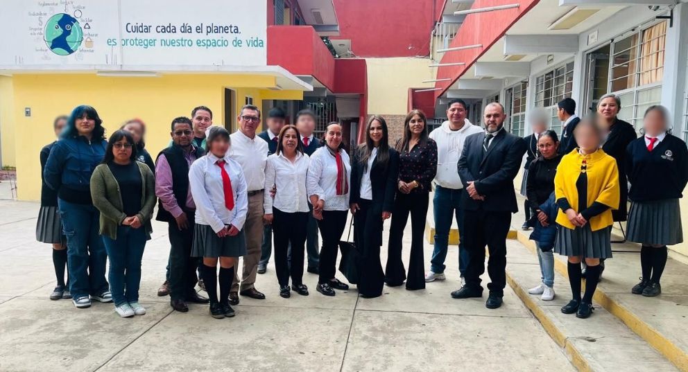 Estudiantes del Bachillerato Vespertino Baudelio Serafín Sosa comprometidos con el medio ambiente; reciben plática del Gobierno de Zacatlán