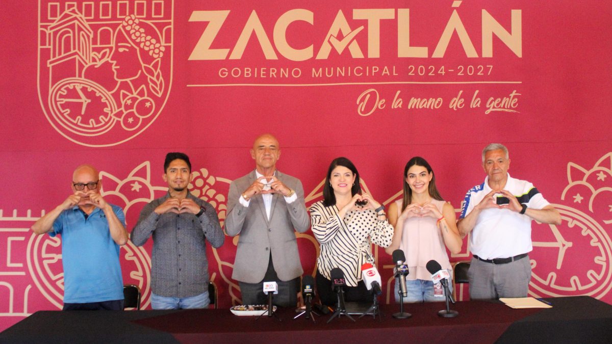 Chelis da plática a niñas, niños y adolescentes de Zacatlán: “el deporte cambia vidas”