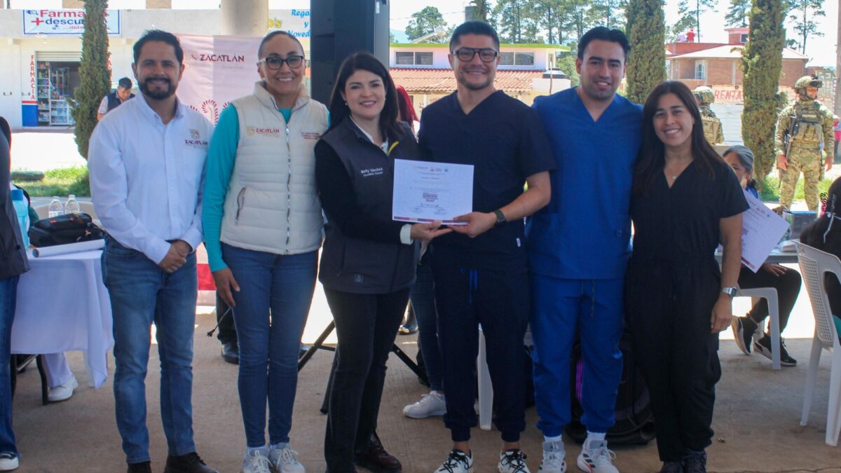 BUAP y Ayuntamiento de Zacatlán realizan Jornada Interdisciplinaria y de Salud Bucal en Las Lajas