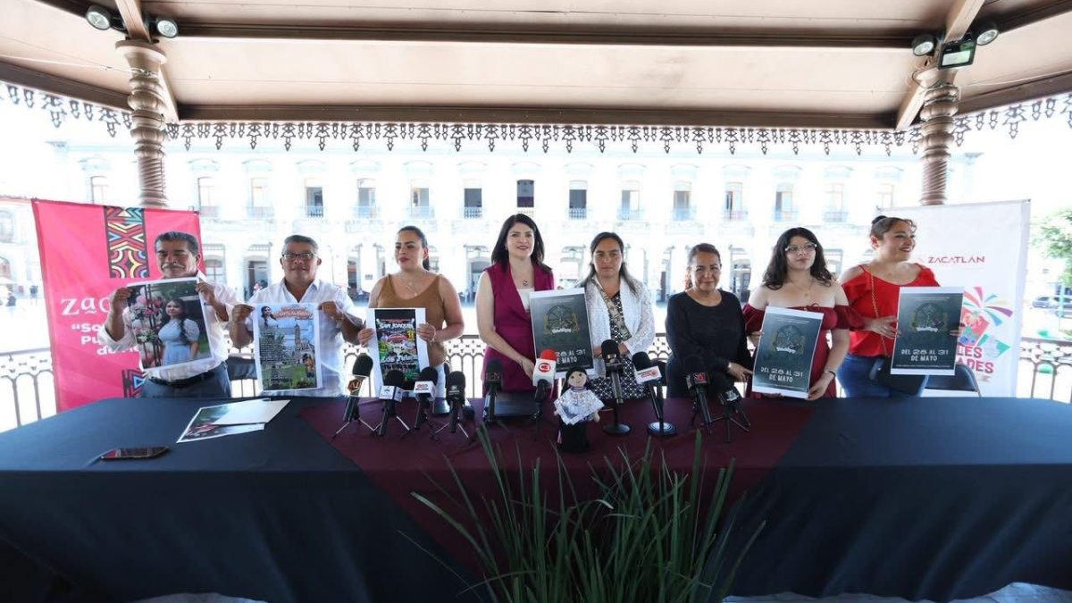Presentan cartelera de fiestas patronales de mayo en Zacatlán