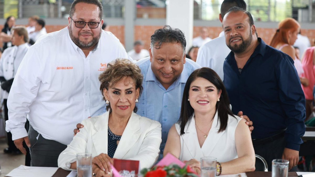 Bety Sánchez y maestros de Zacatlán echan la casa por la ventana: baile, canto y hasta un auto