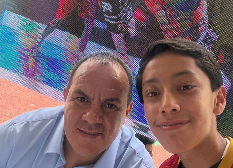 Bety Sánchez lleva a adolescentes de Zacatlán a convivir con estrellas del futbol como Cuauhtémoc Blanco, Ricardo La Volpe, Oribe Peralta y muchos más