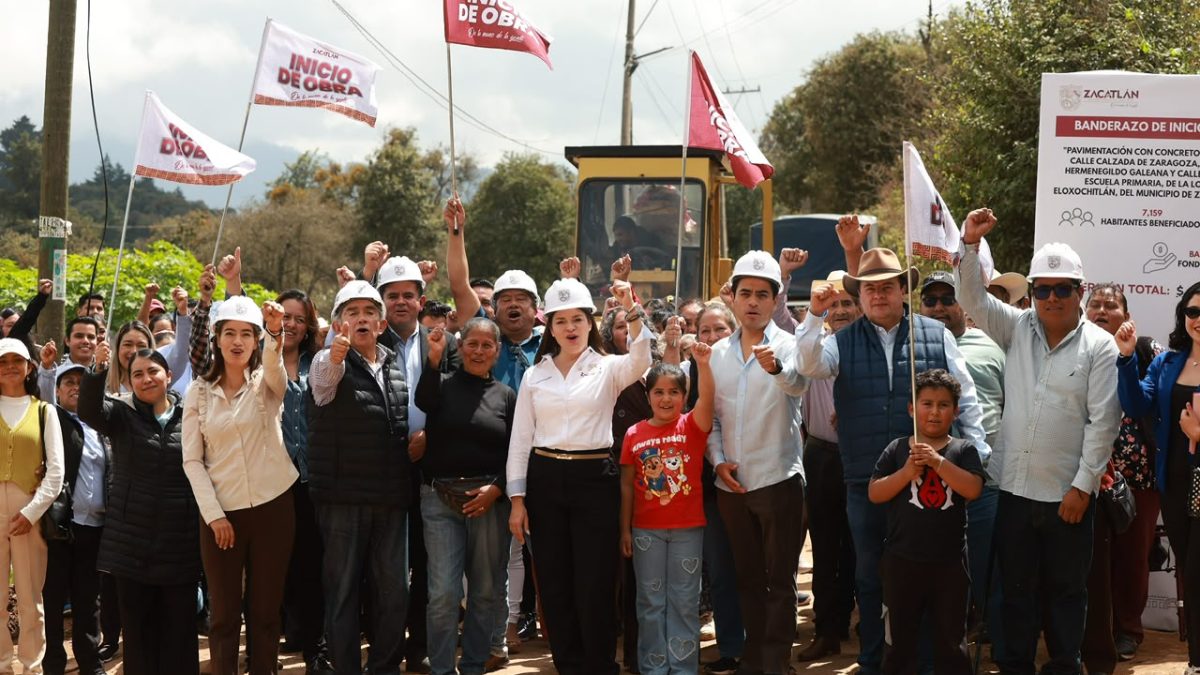 Bety Sánchez va por la transformación del Libramiento de Zacatlán y de calle en Poxcuatzingo